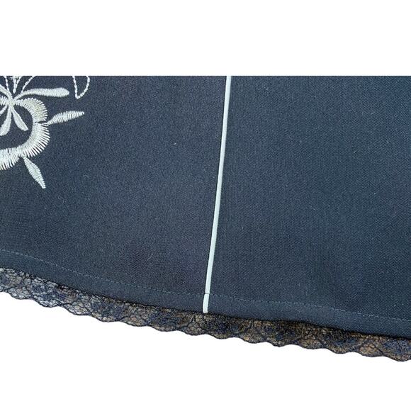 Loft Floral A Line Embroidered Skirt Black White Lined 2P - Picture 3 of 6